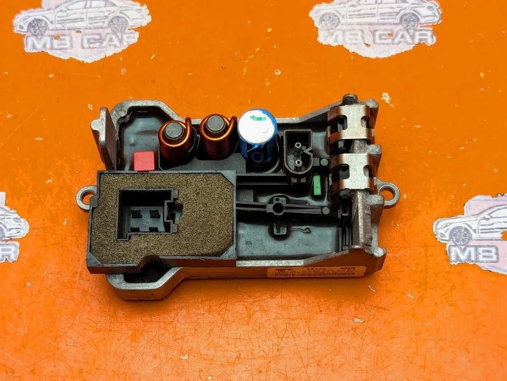 Реле моторчика печки Mercedes-Benz