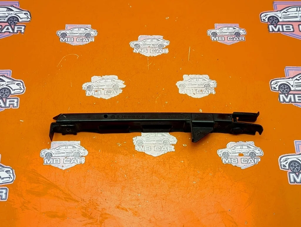 Кронштейн крепления бампера Mercedes-Benz