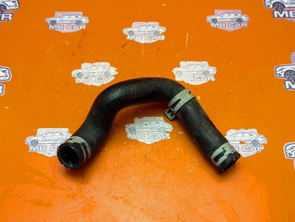 Патрубок ОЖ Mercedes-Benz