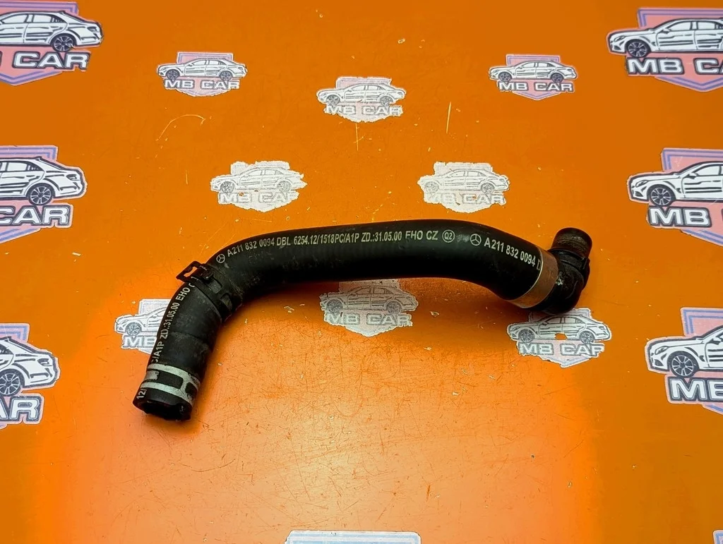 Патрубок ОЖ Mercedes-Benz