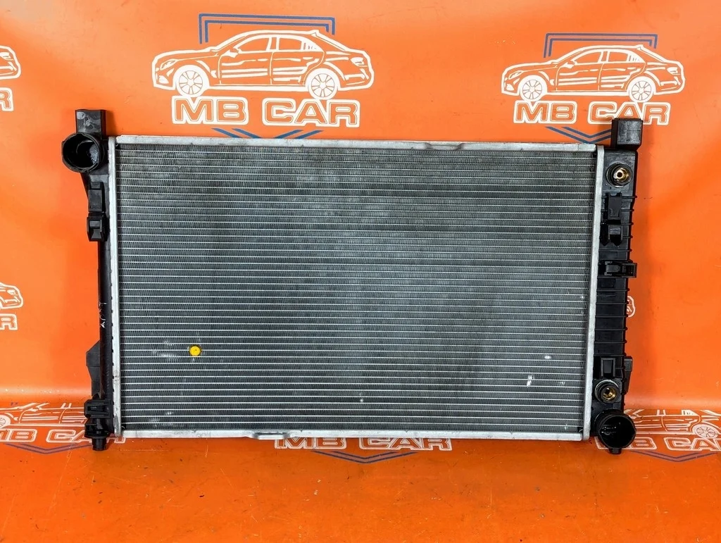 Радиатор Mercedes-Benz