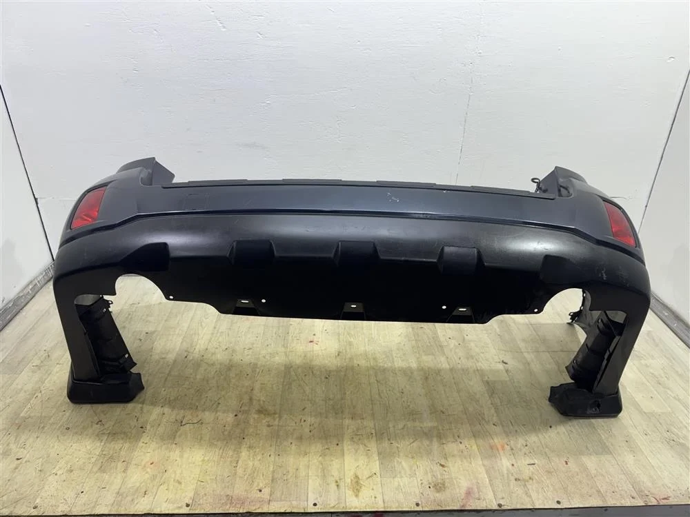 Бампер REAR OBK в сборе: фонари, заглушка крюка, брызговики, накладка антицарапин асфальт 61K