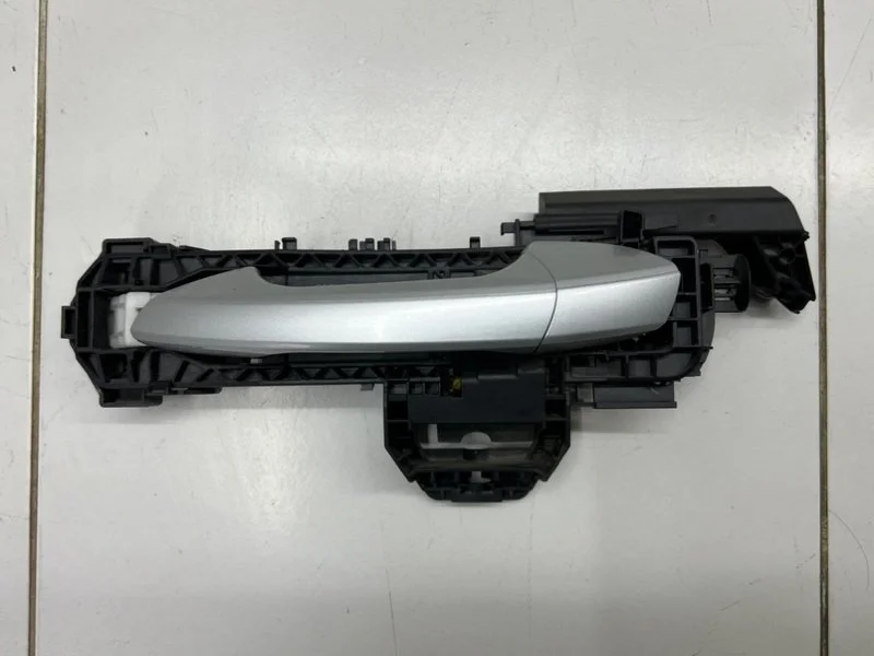 Ручка двери наружная задняя левая Mercedes-Benz