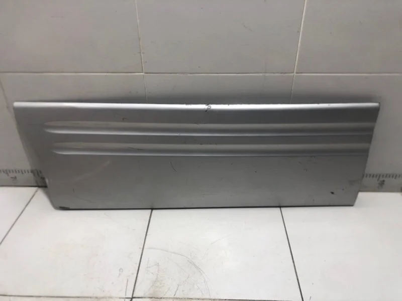 Молдинг двери задний правый Hyundai Starex 1 D4CB