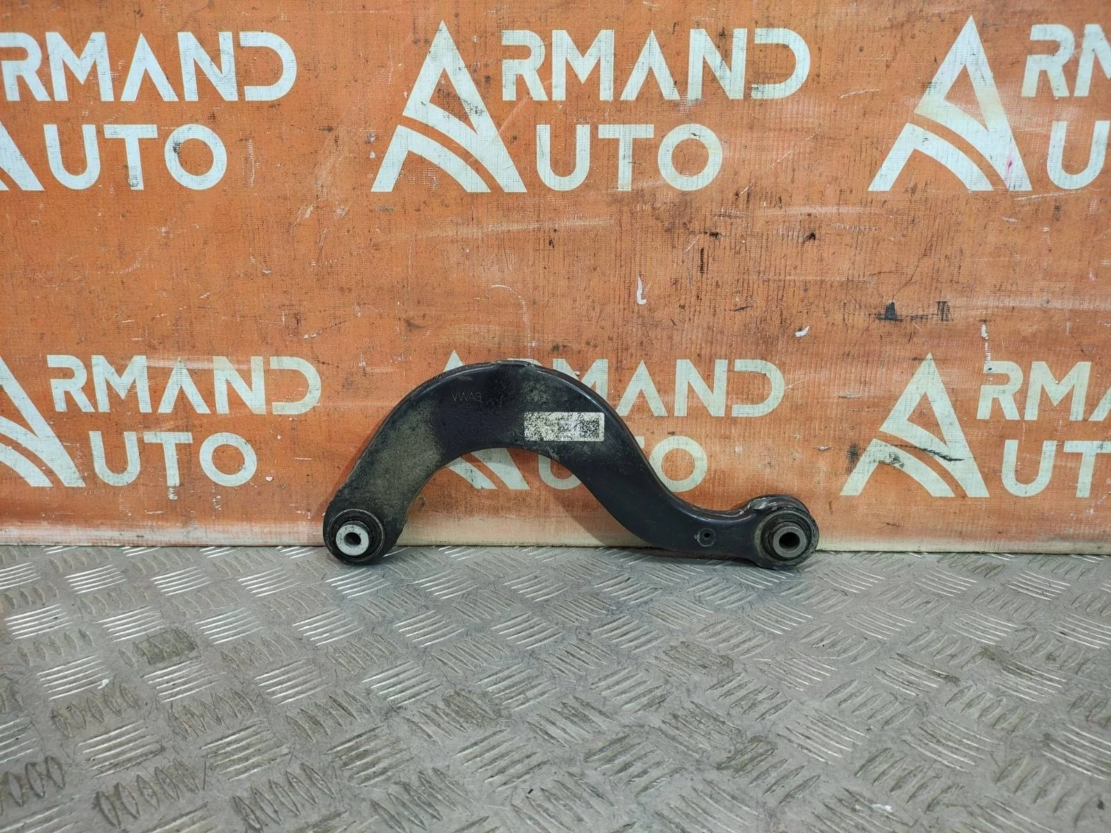 Рычаг подвески верхний Volkswagen Passat 2014-нв B8