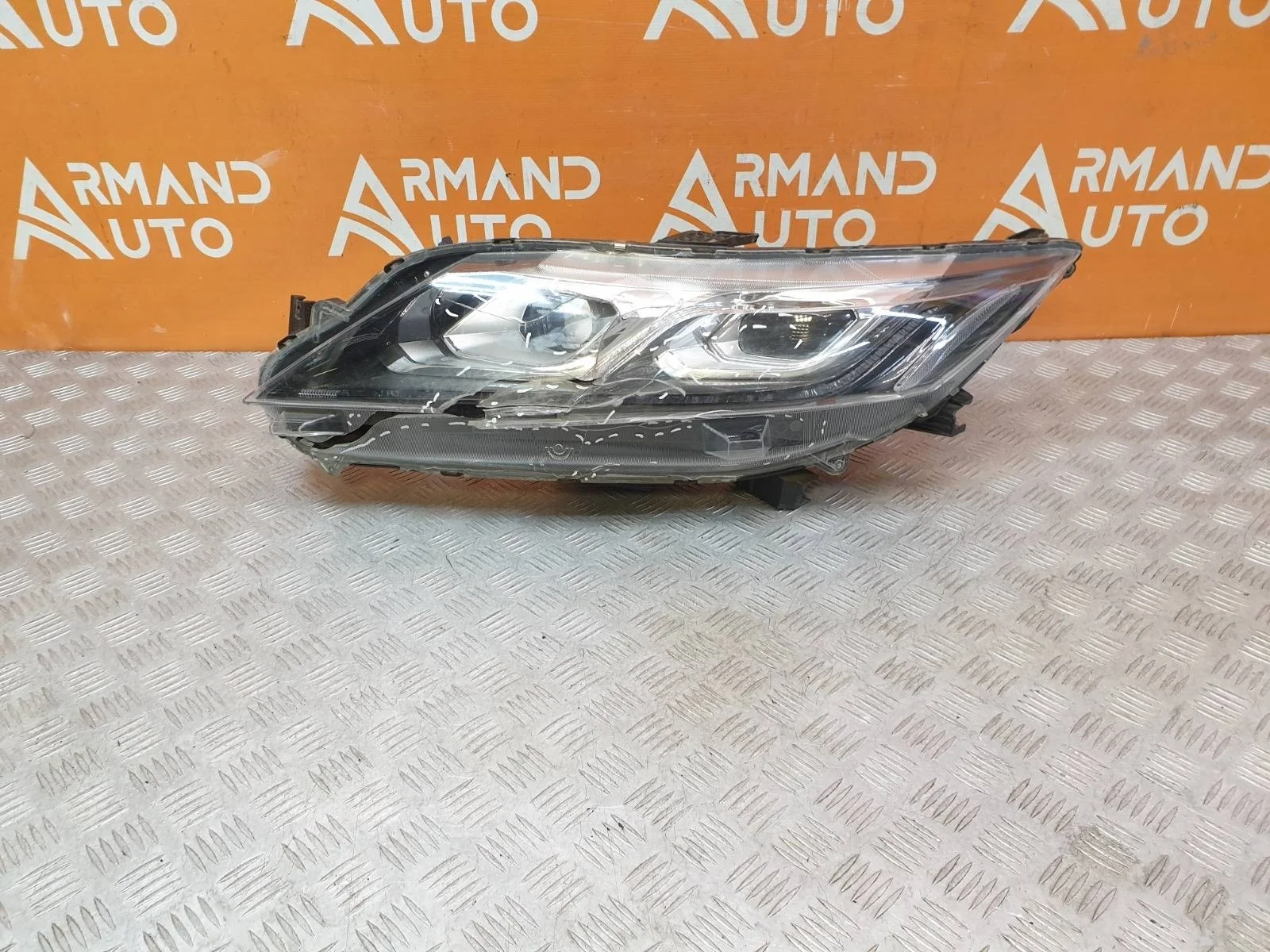 Фара Mitsubishi Eclipse Cross 2017-нв