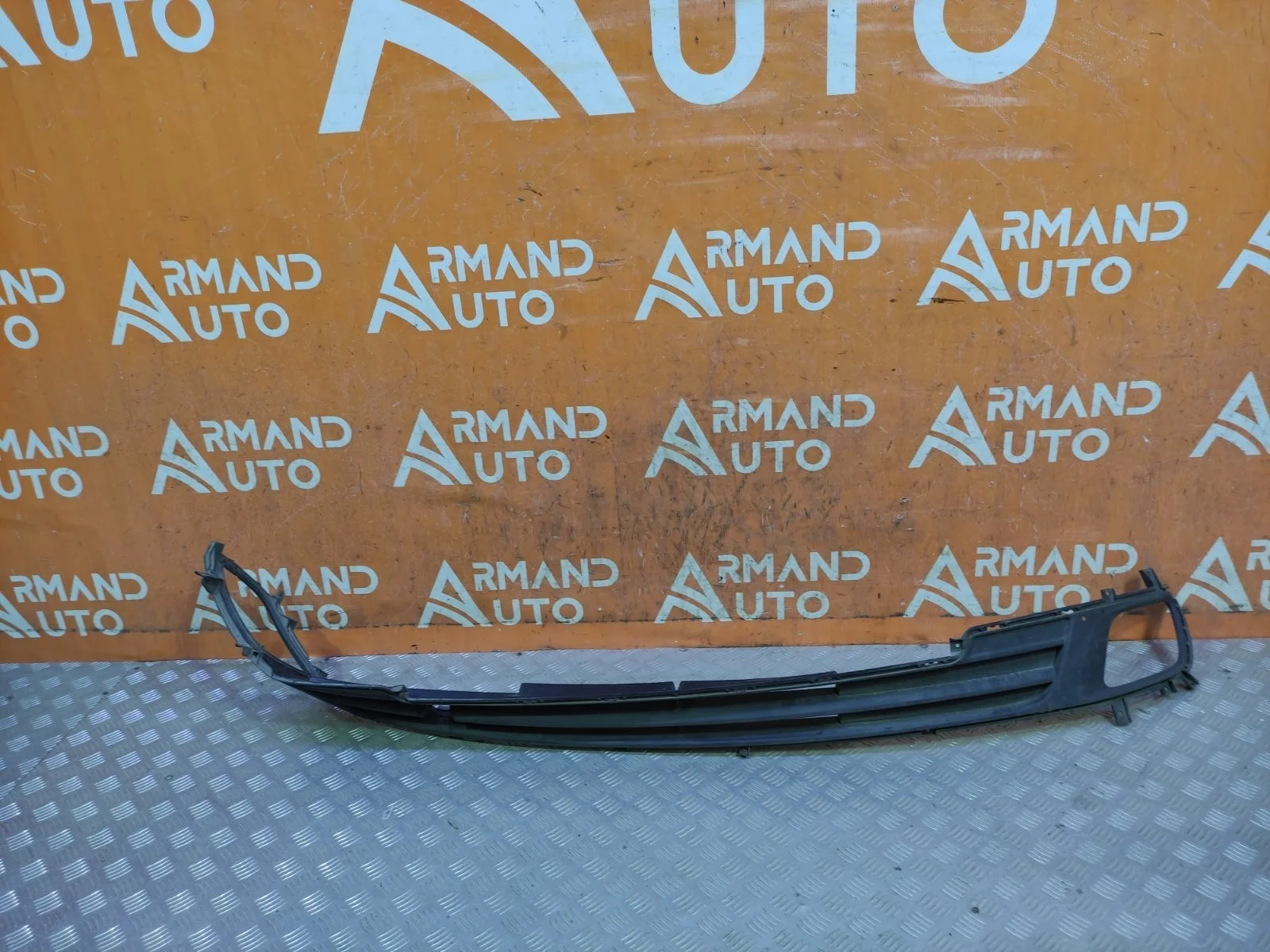 Решетка бампера Hyundai H1 / Grand Starex 2013-2018