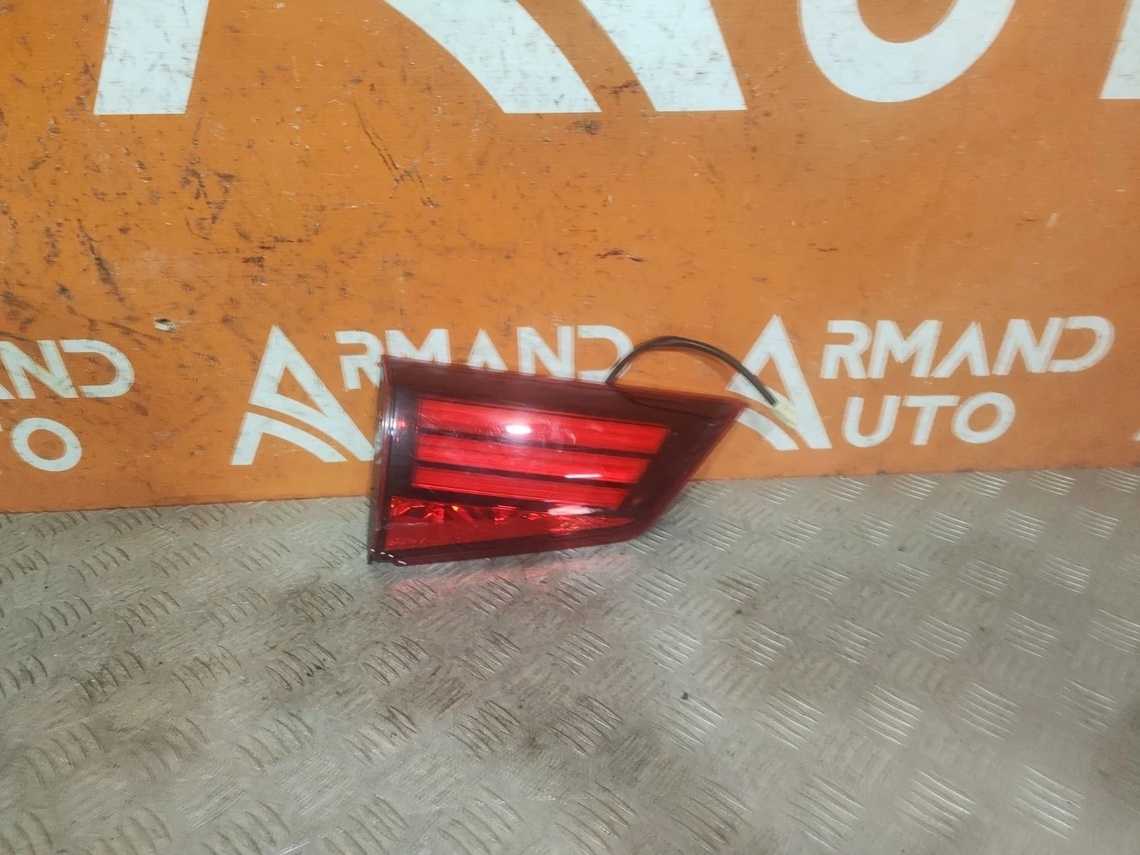 Фонарь внутренний Mitsubishi Outlander 2015-нв 3