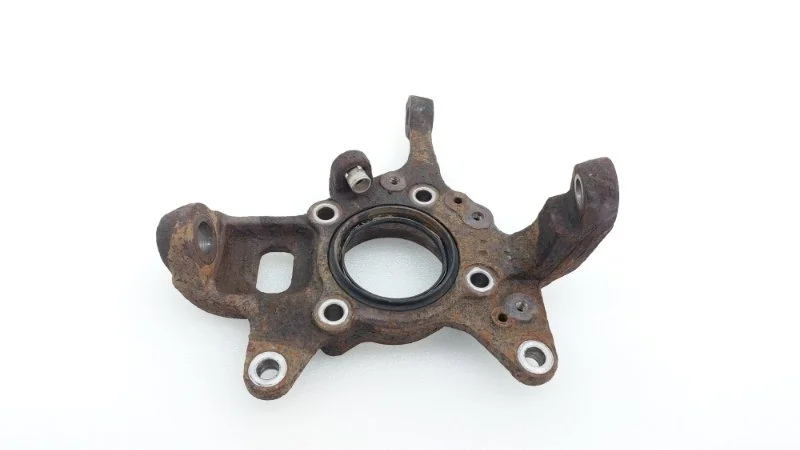 Кулак поворотный Mitsubishi Pajero Sport 2019 KS0W