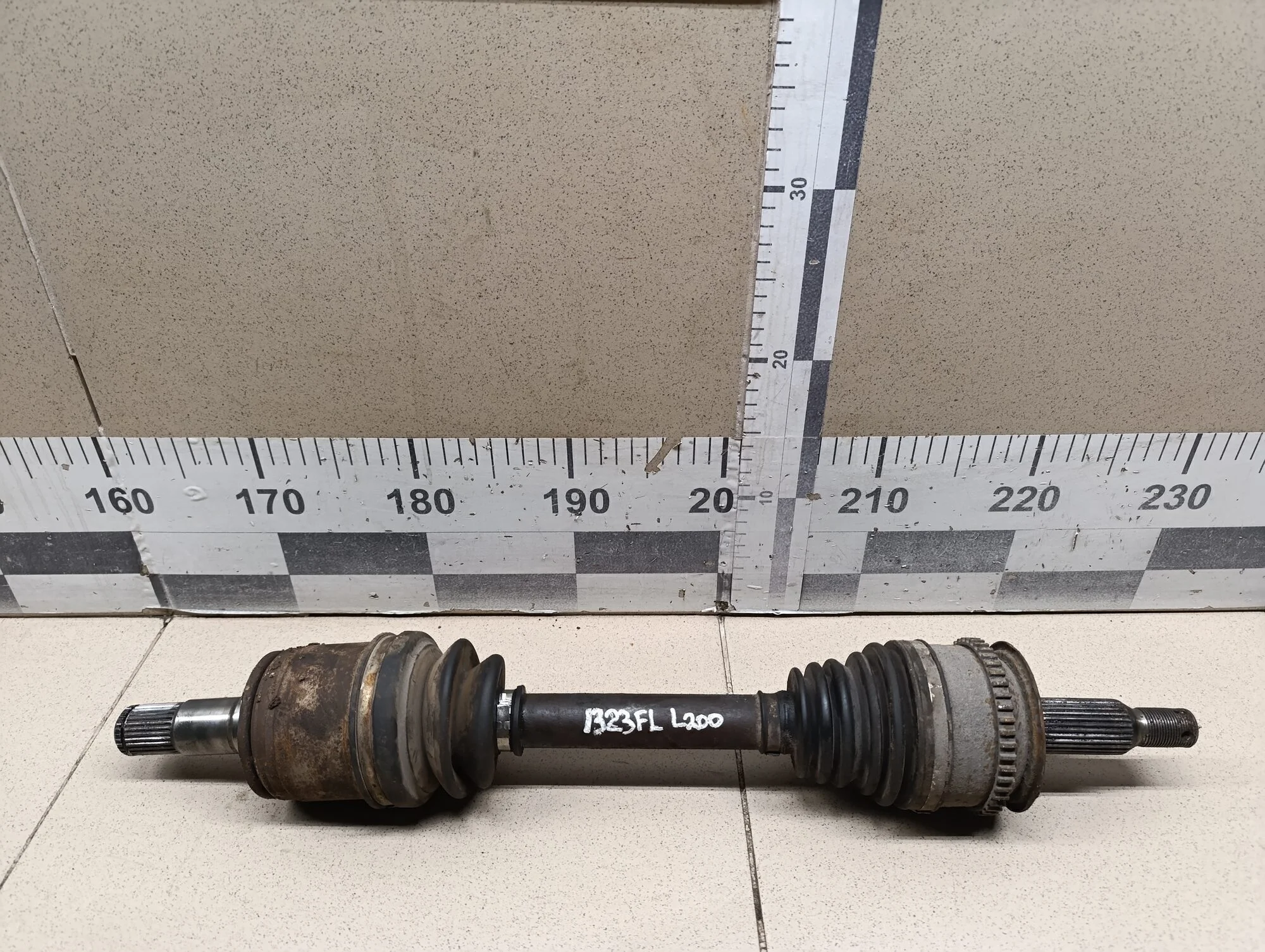 Полуось передняя левая L200 (KB) 2006-2016