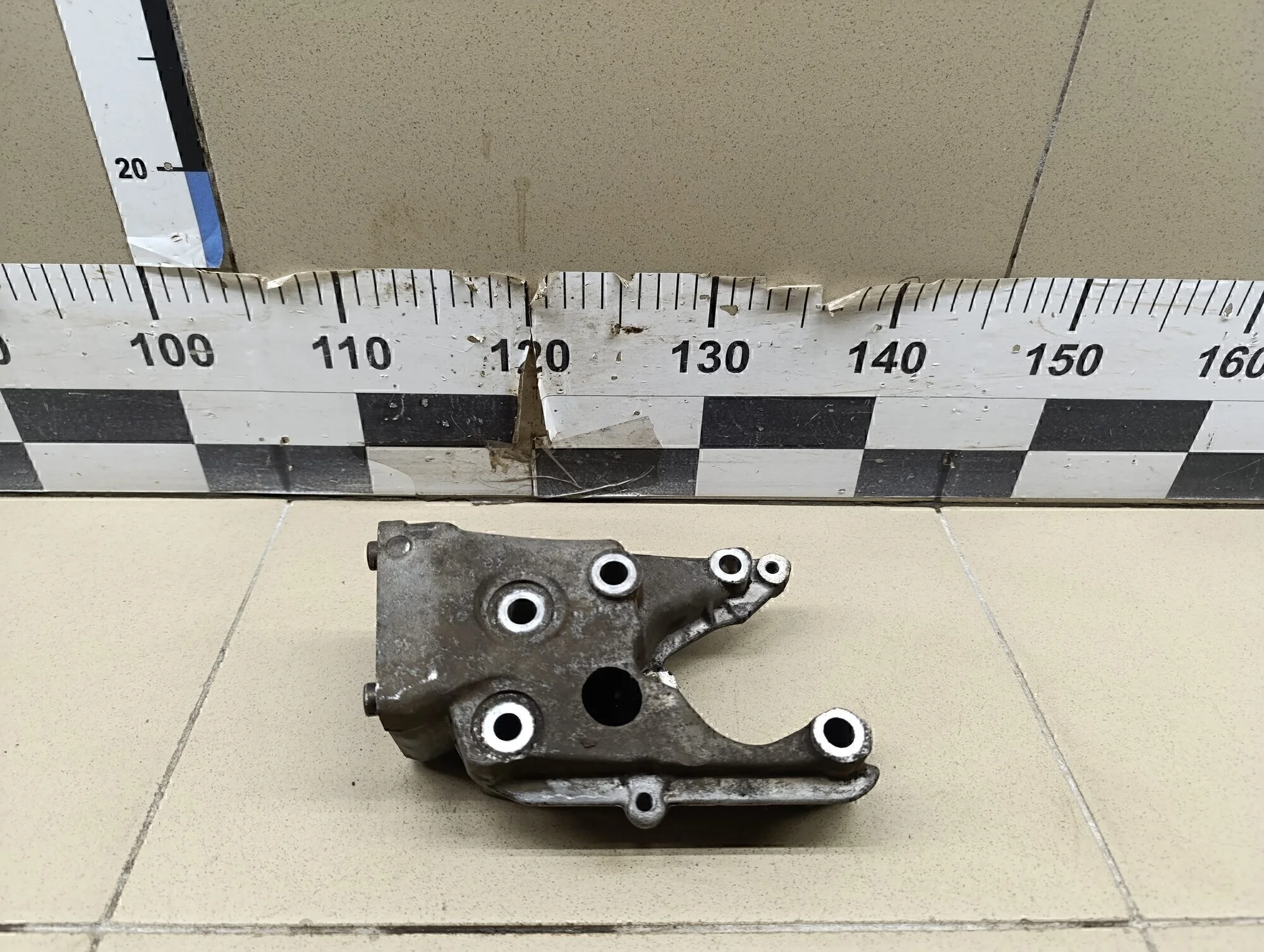 Кронштейн двигателя правый 206 1998-2012