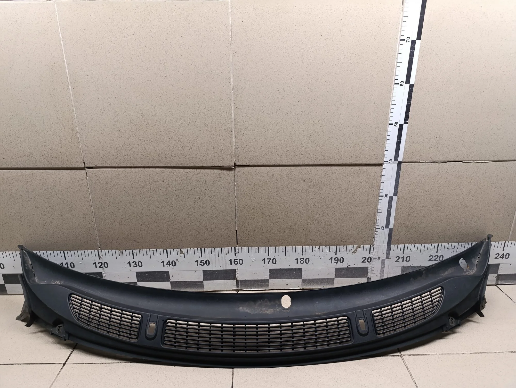 Решетка стеклооч. (планка под лобовое стекло) Fabia 2007-2015