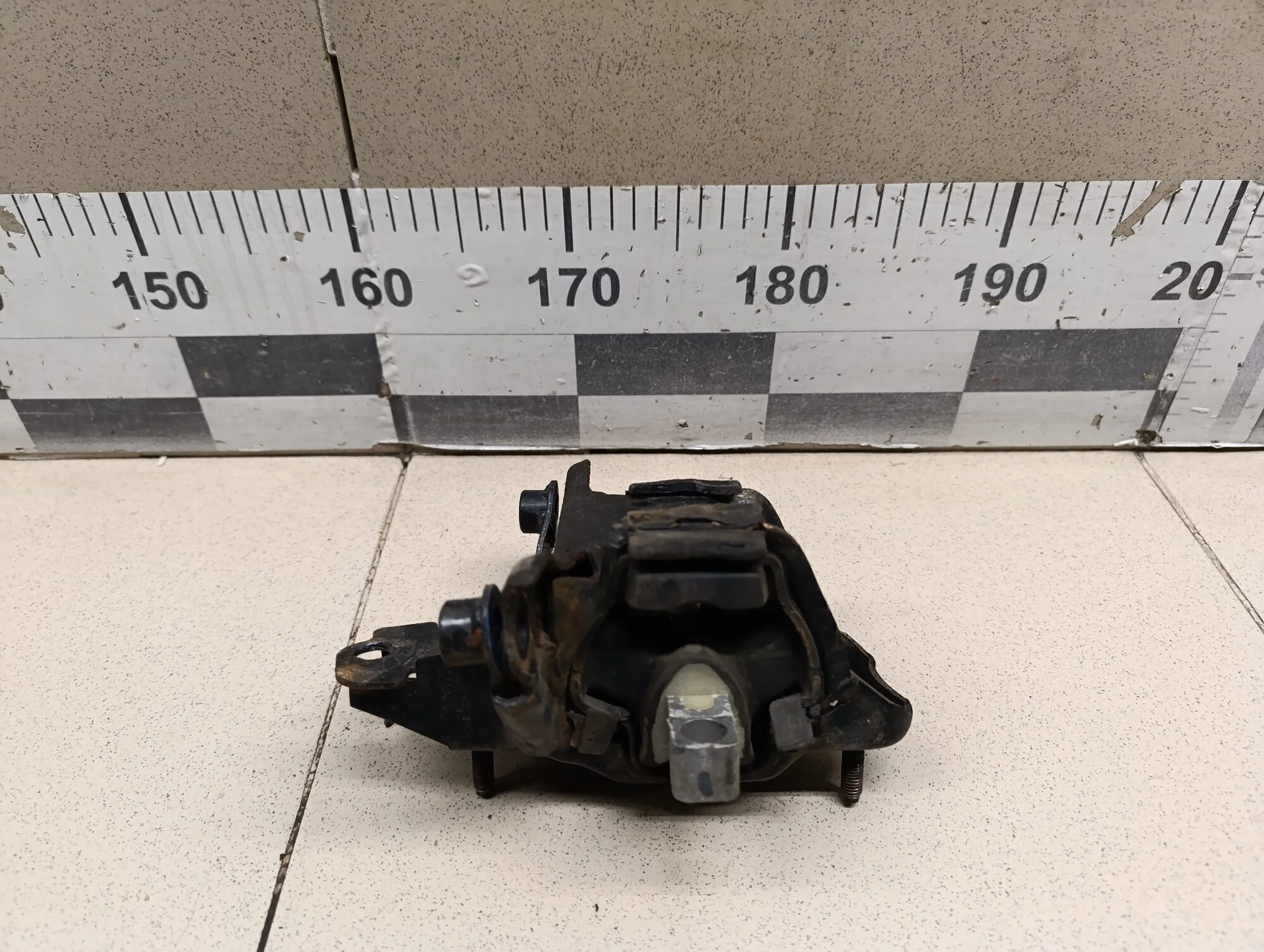 Опора КПП левая Fabia 1999-2006