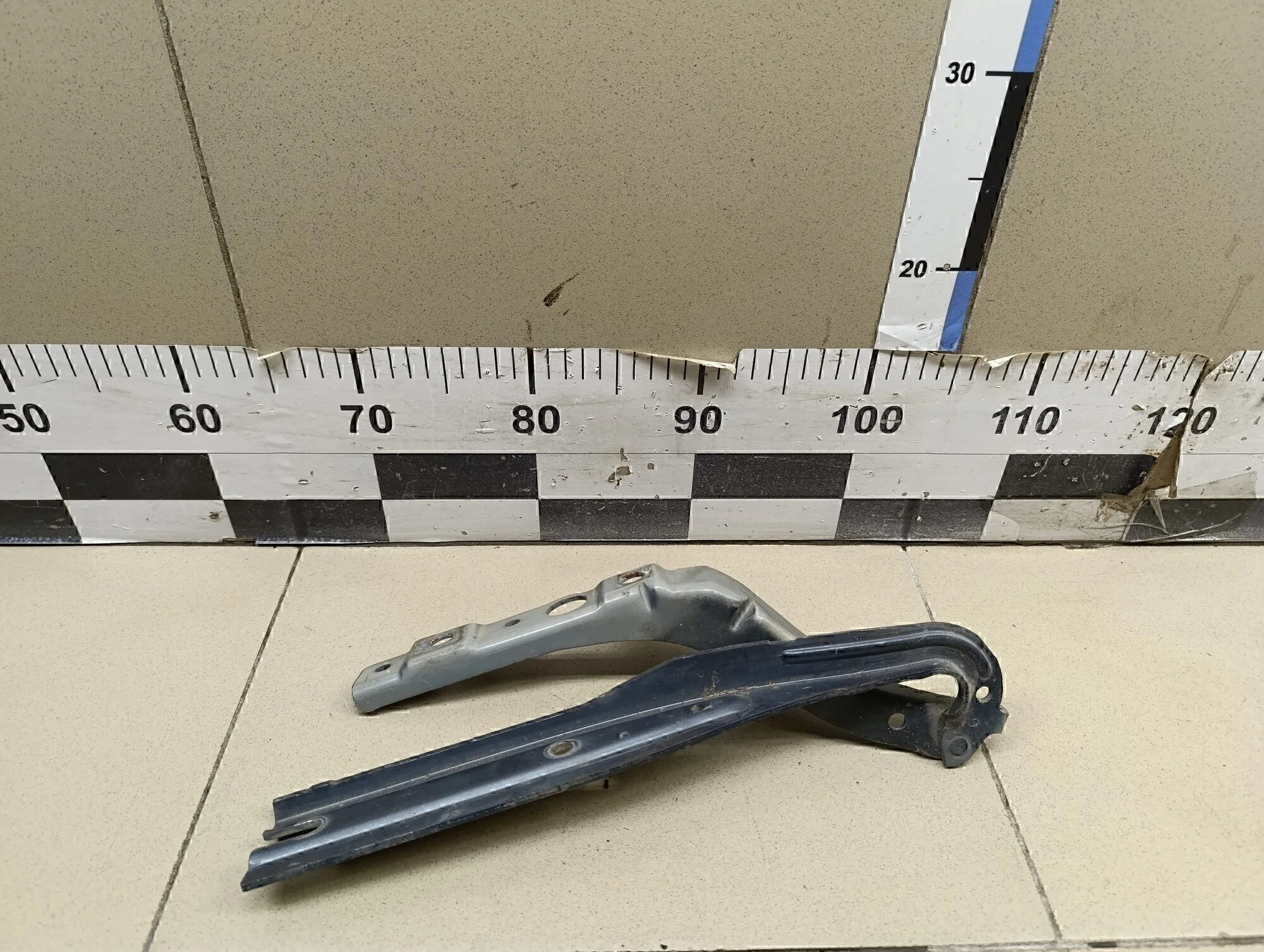 Петля капота левая 407 2004-2010