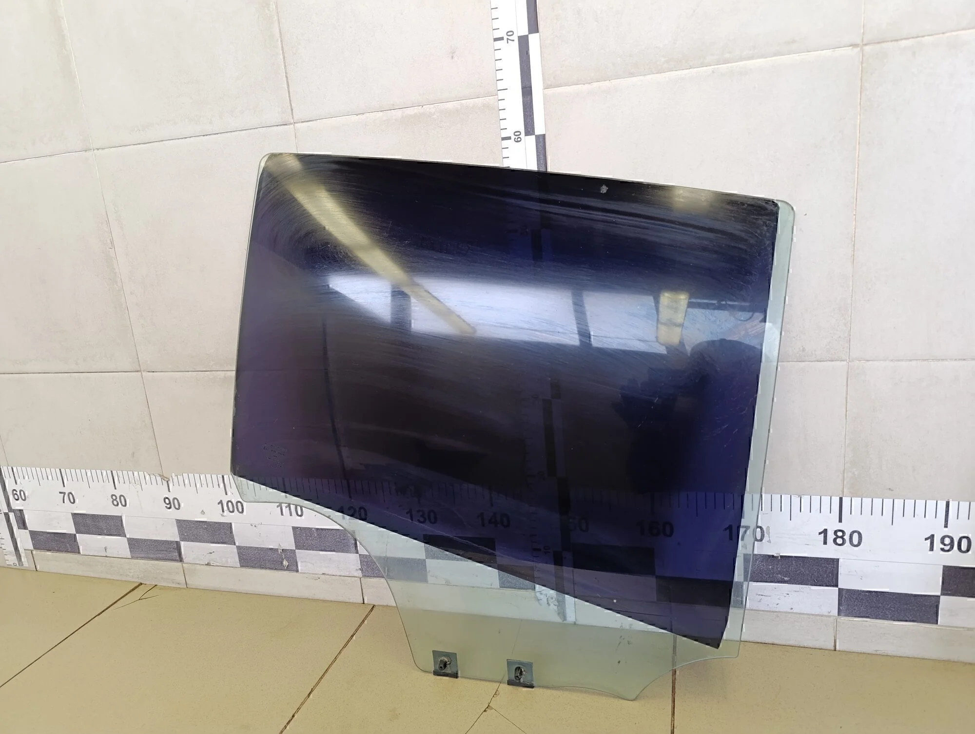 Стекло двери задней правой Sandero 2009-2014