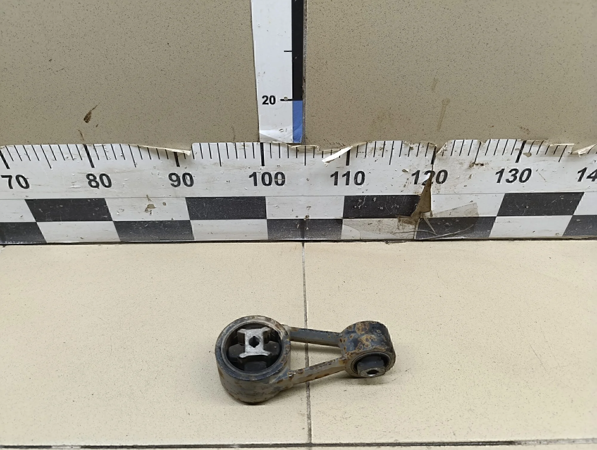 Опора двигателя правая 407 2004-2010