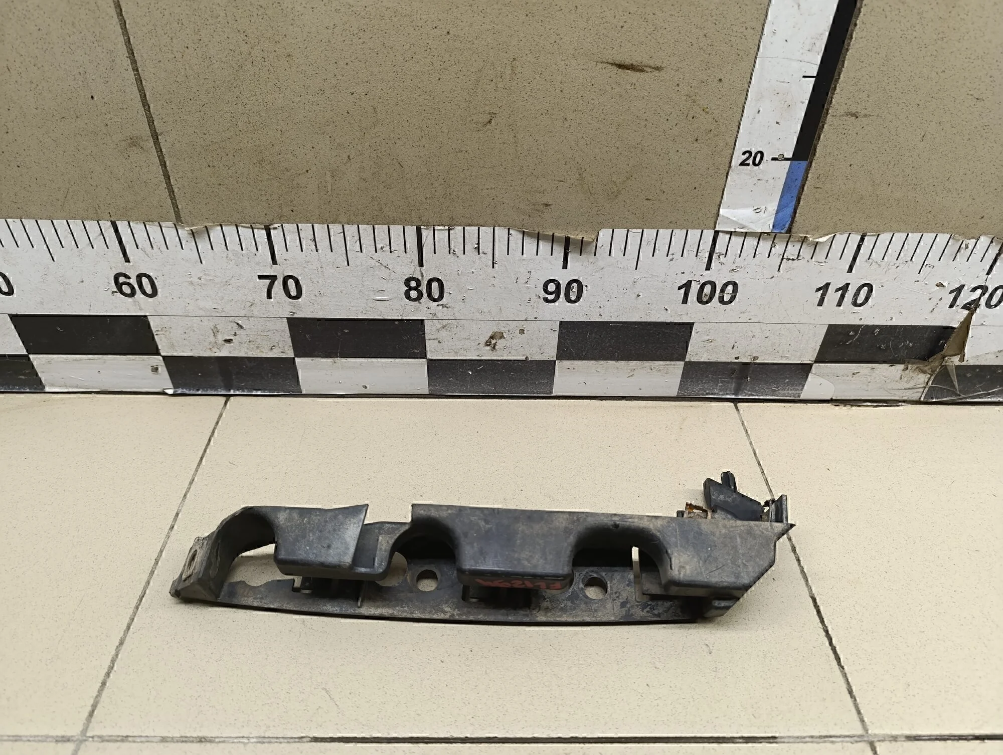 Направляющая переднего бампера левая 407 2004-2010