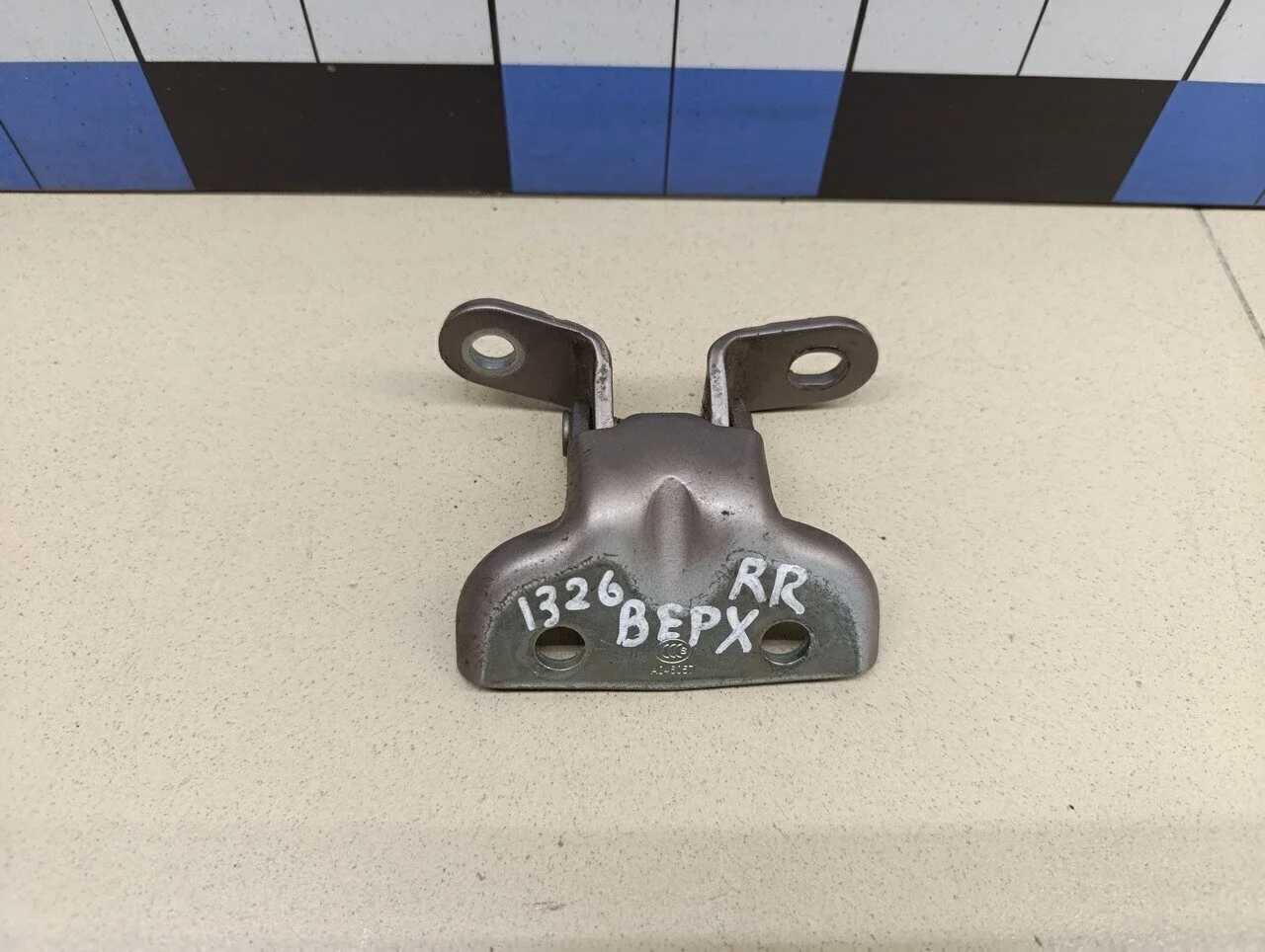 Петля двери Cerato 2013>