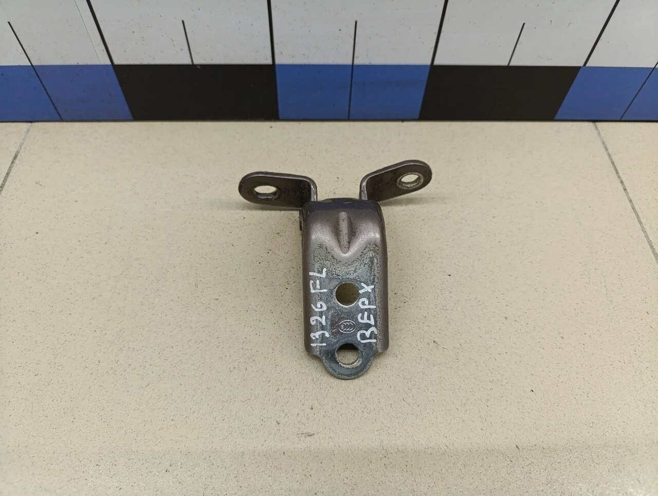 Петля двери Ceed 2012>