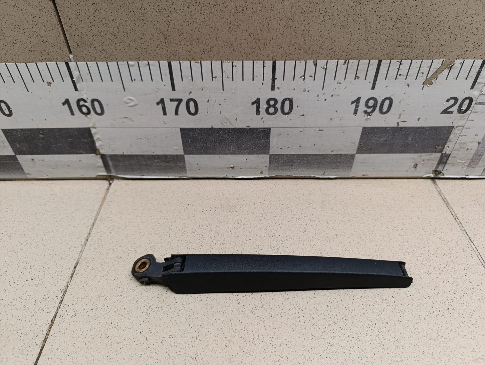 Поводок стеклоочистителя заднего Fabia 2007-2015