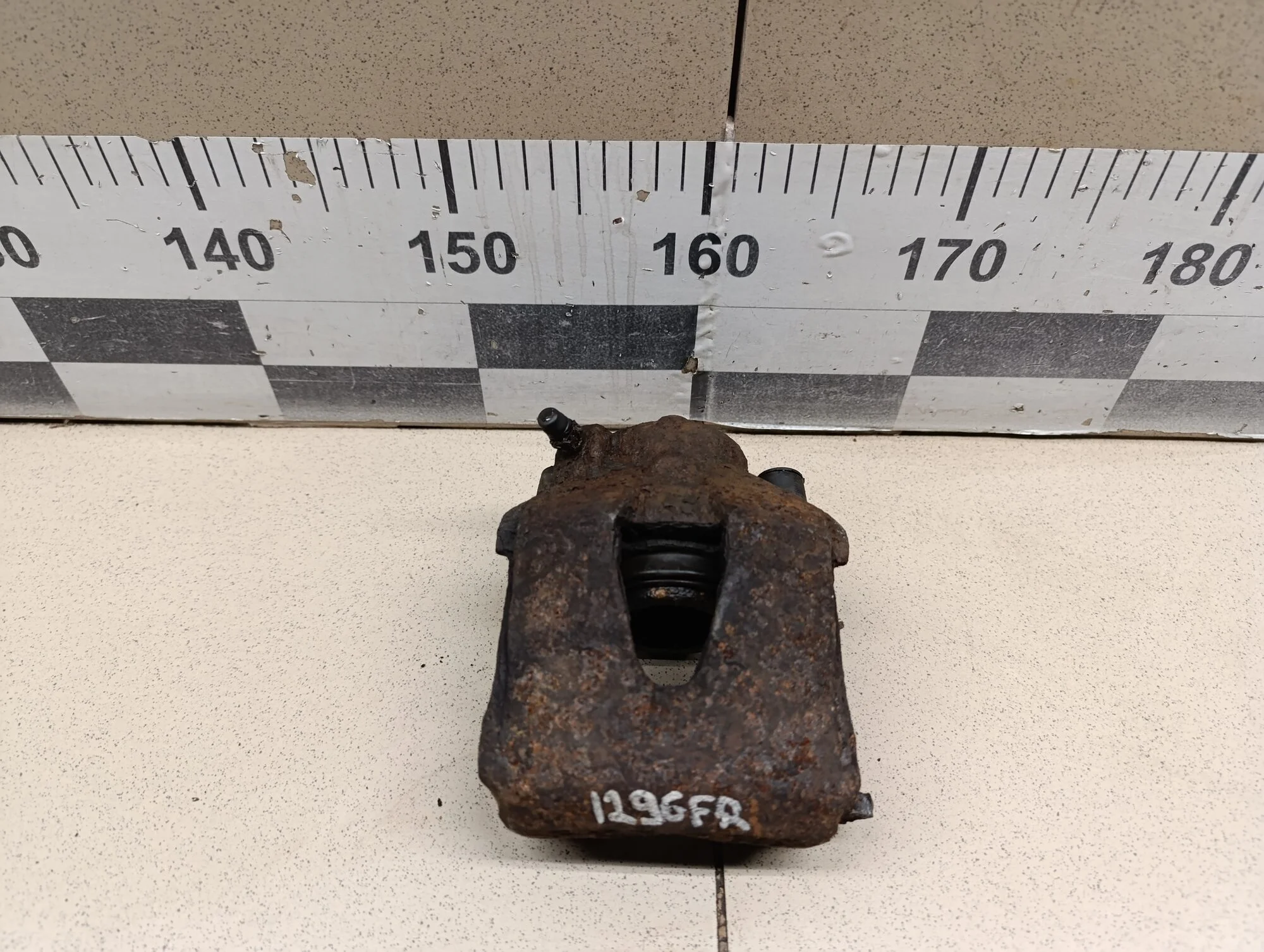 Суппорт передний правый A3 (8L1) 1996-2003