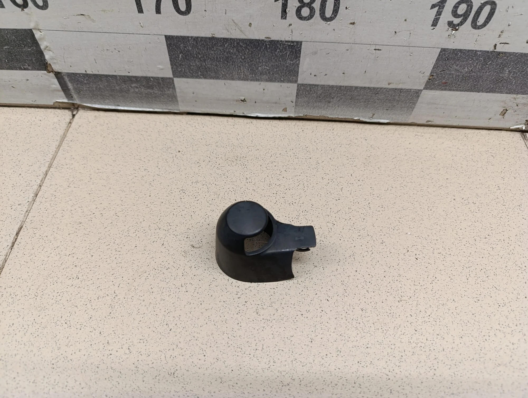 Крышка поводка стеклоочистителя Fabia 2007-2015