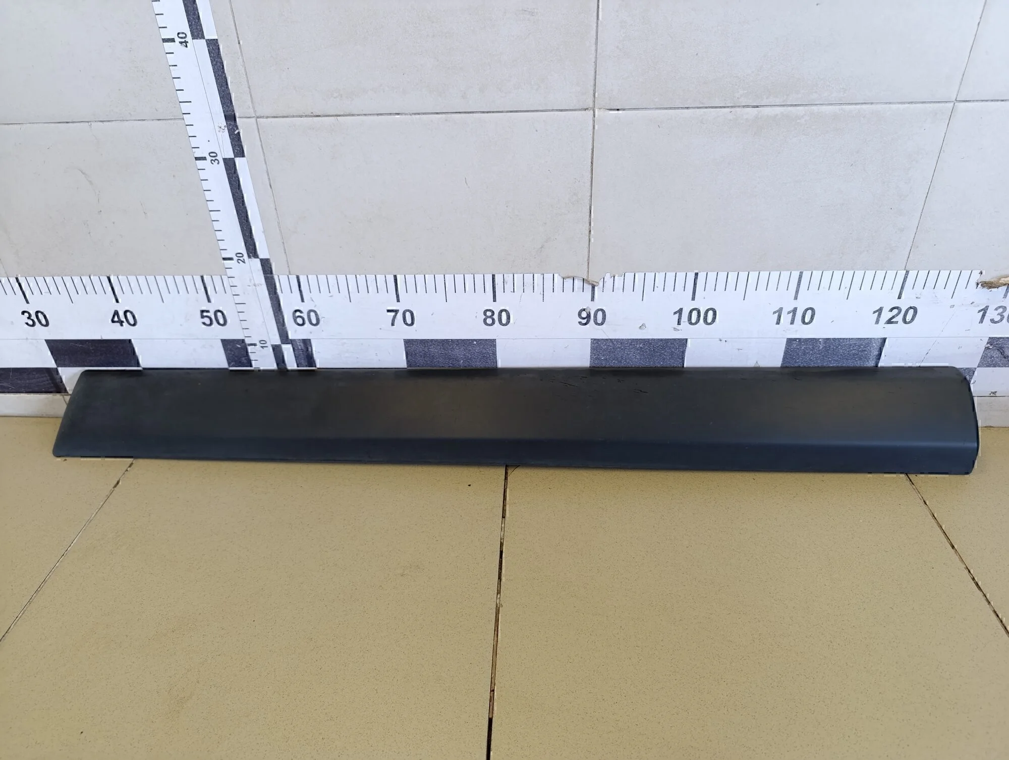 Молдинг передней правой двери Sandero 2009-2014