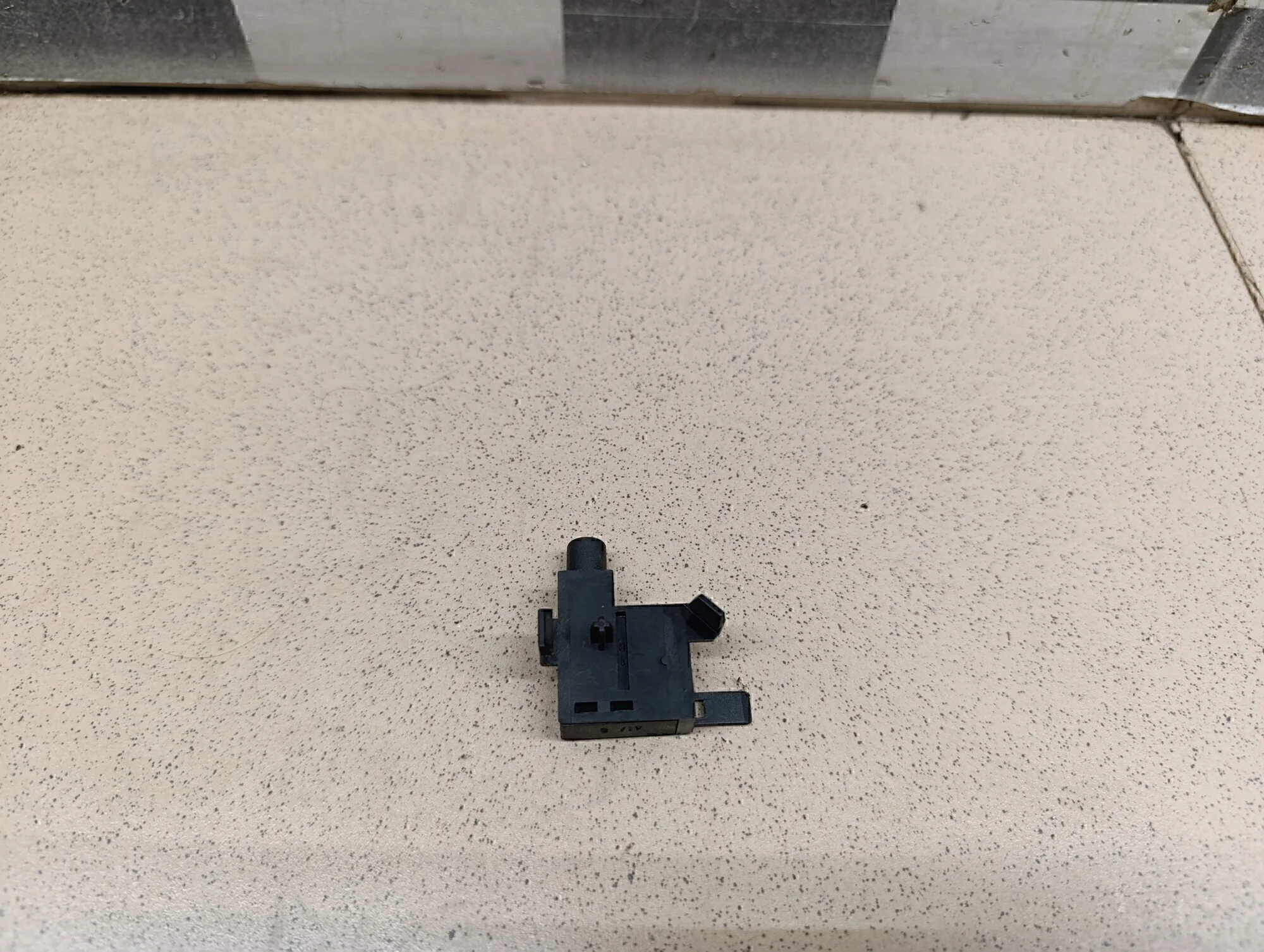 Выключатель концевой Fabia 2007-2015