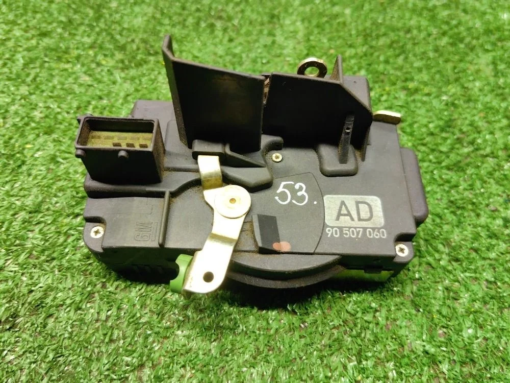 Замок двери передней правой Opel Vectra B