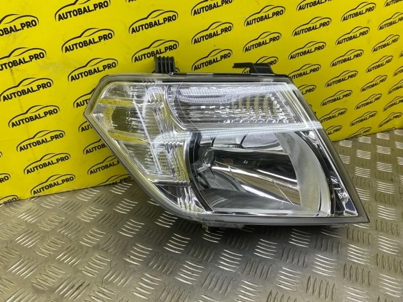 Фара правая Nissan Pathfinder (R51M) 2004-2013 2011 26010EB30A