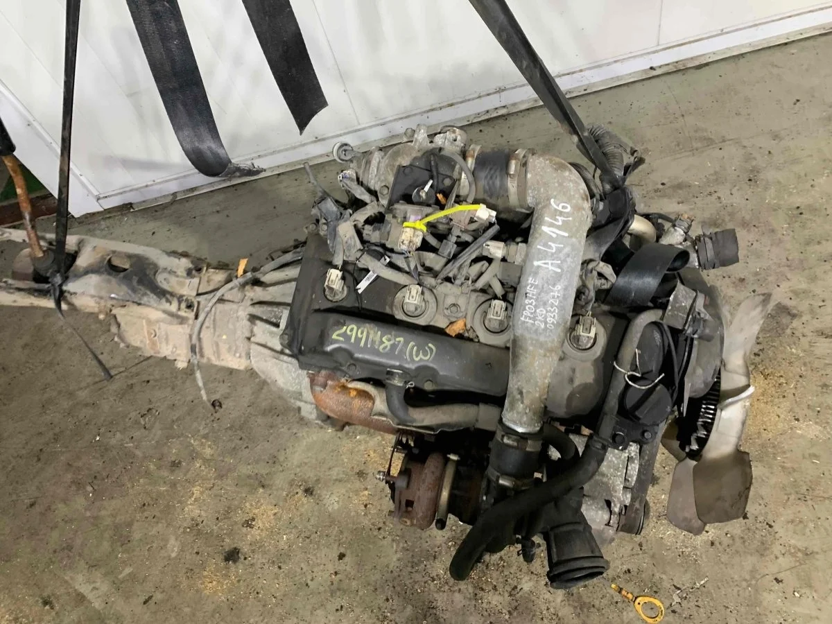 Двигатель Toyota Hiace H200 (2004—2010) 2KD-FTV 2.5 D дизель Передний