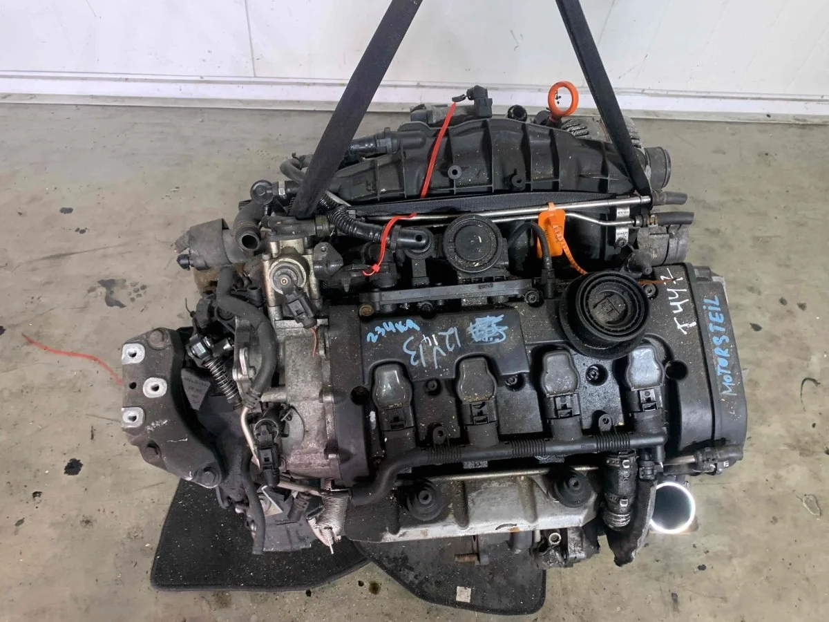 Двигатель Volkswagen Golf Mk5 (2003—2009) BWA 2.0 i бензин Передний