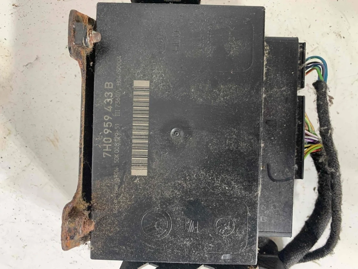 Холодильная установка Volkswagen Transporter T5 (2003—2009) BRR 1.9 D дизель Передний