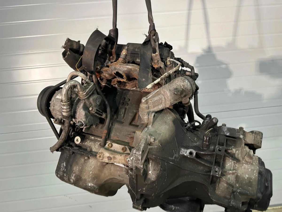 Двигатель Opel Corsa D рестайлинг (2010—2011) A10XEP 1.0 i бензин Передний