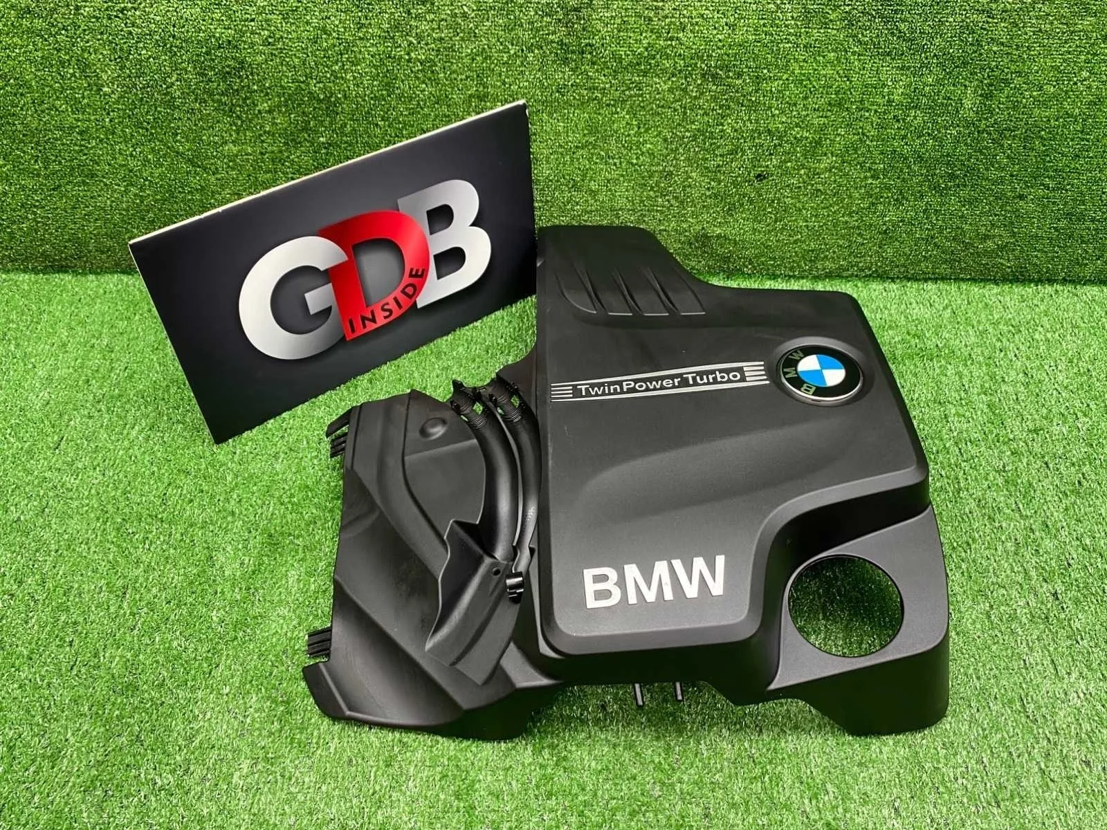 Декоративная накладка ДВС BMW X1 07.12.2011 11127589053 E84 N20B20A