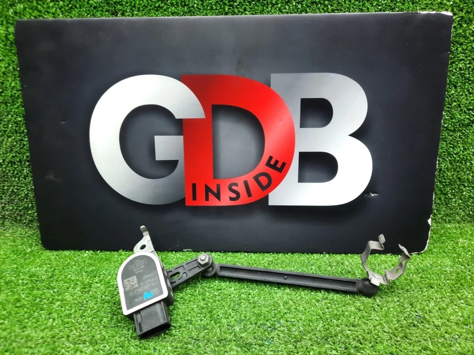 Датчик положения кузова BMW 1 series 17.04.2013 37146870000 F20 N13B16A