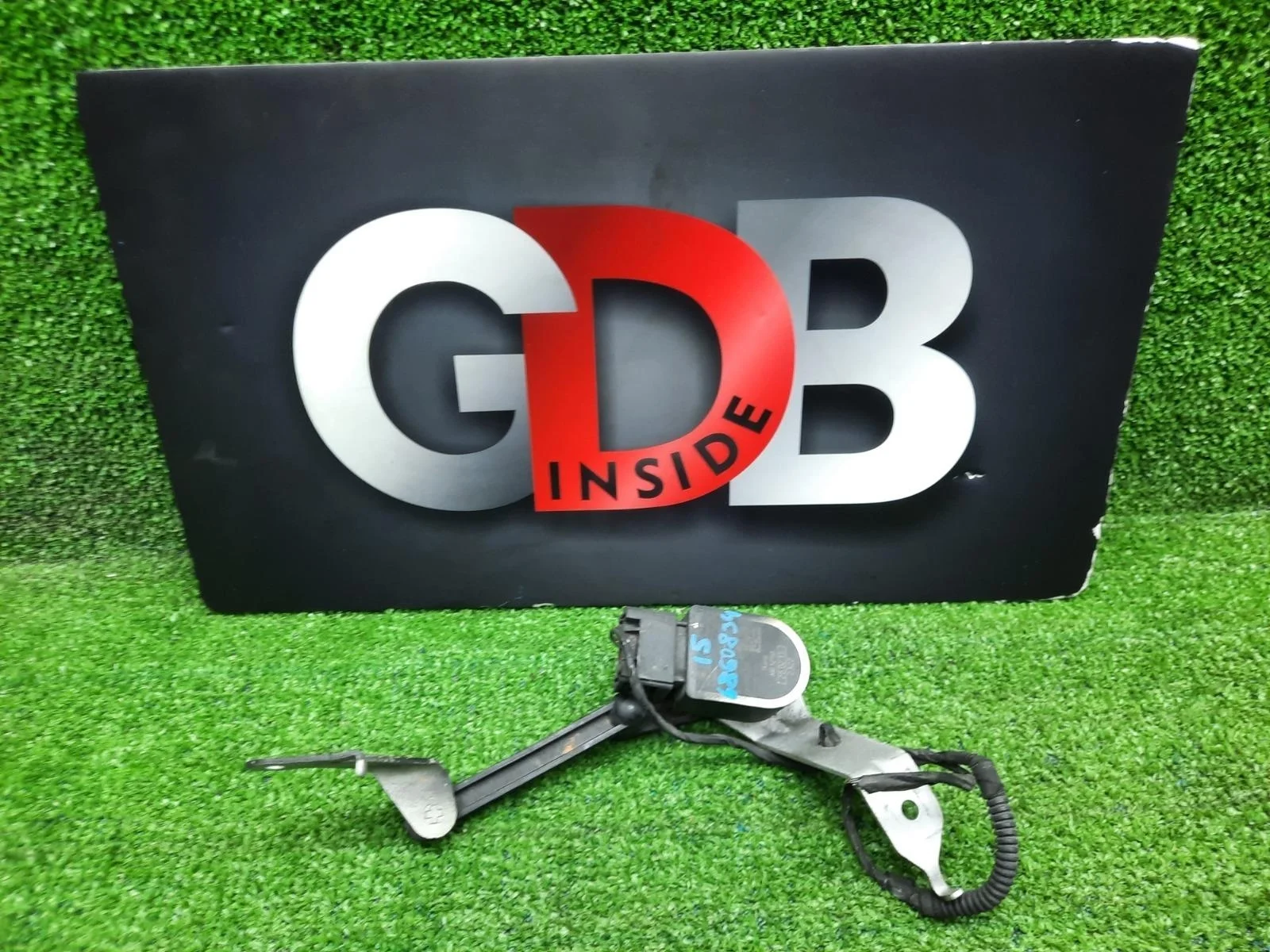 Датчик положения кузова BMW 1 series 17.04.2013 37146870000 F20 N13B16A