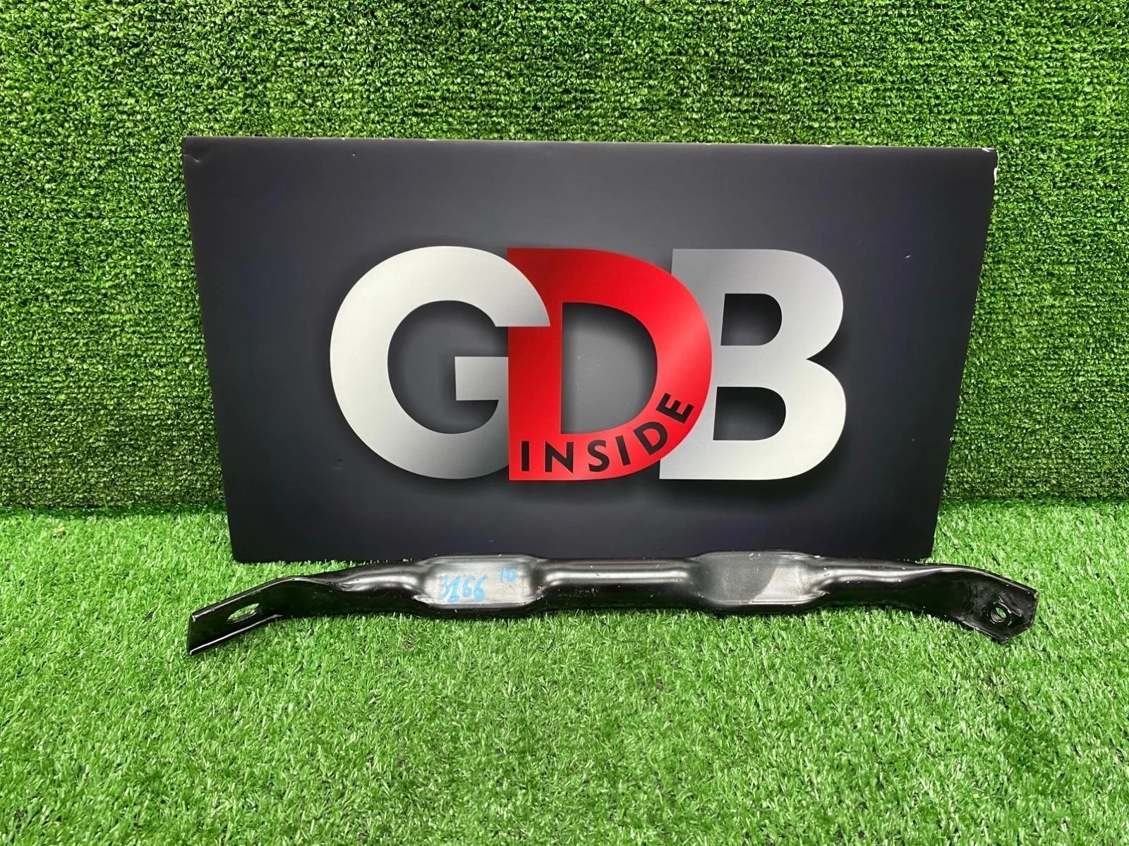 Распорка BMW X5 17.09.2012 51717159588 E70 N57D30A, передняя правая