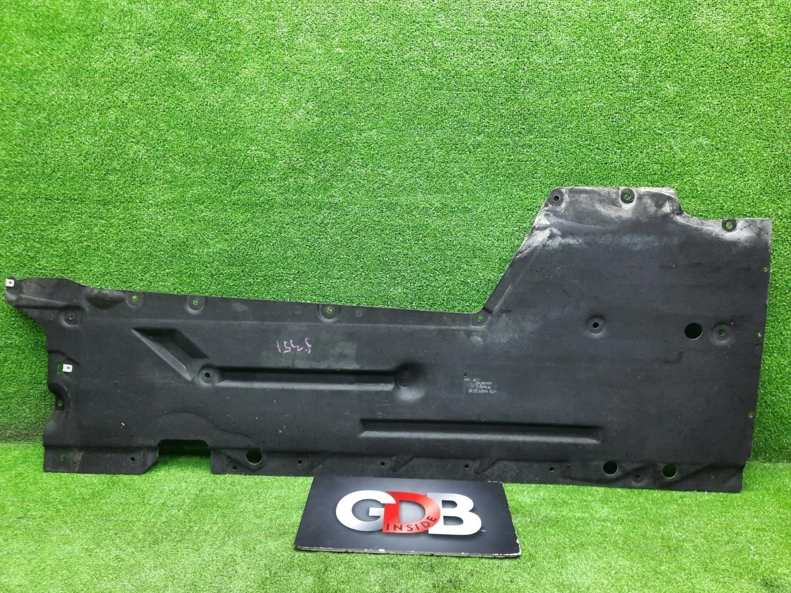 Защита днища BMW 1 series 17.04.2013 51757241834 F20 N13B16A, правая