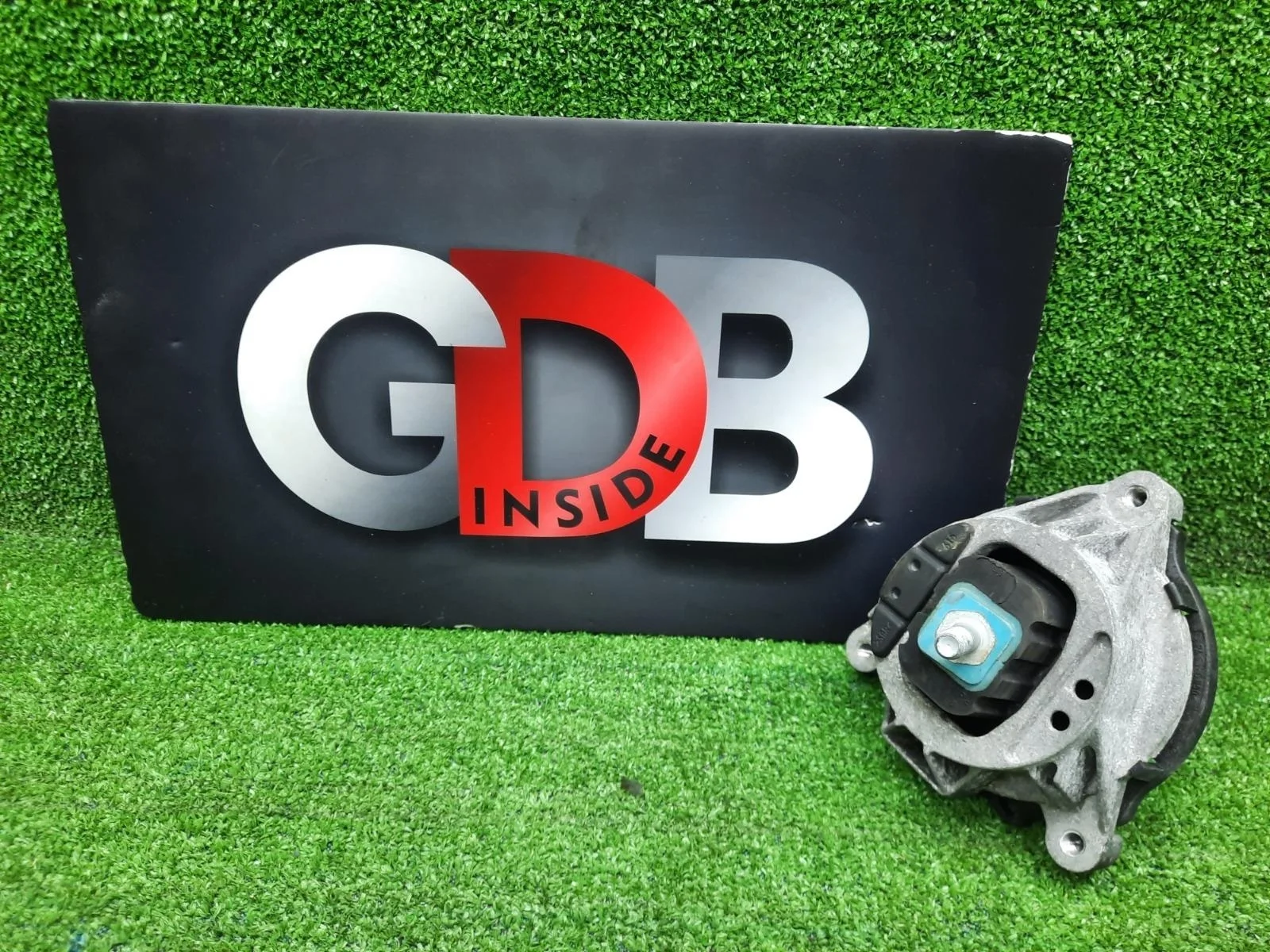 Подушка двигателя BMW 1 series 17.04.2013 22116854251 F20 N13B16A, передняя левая