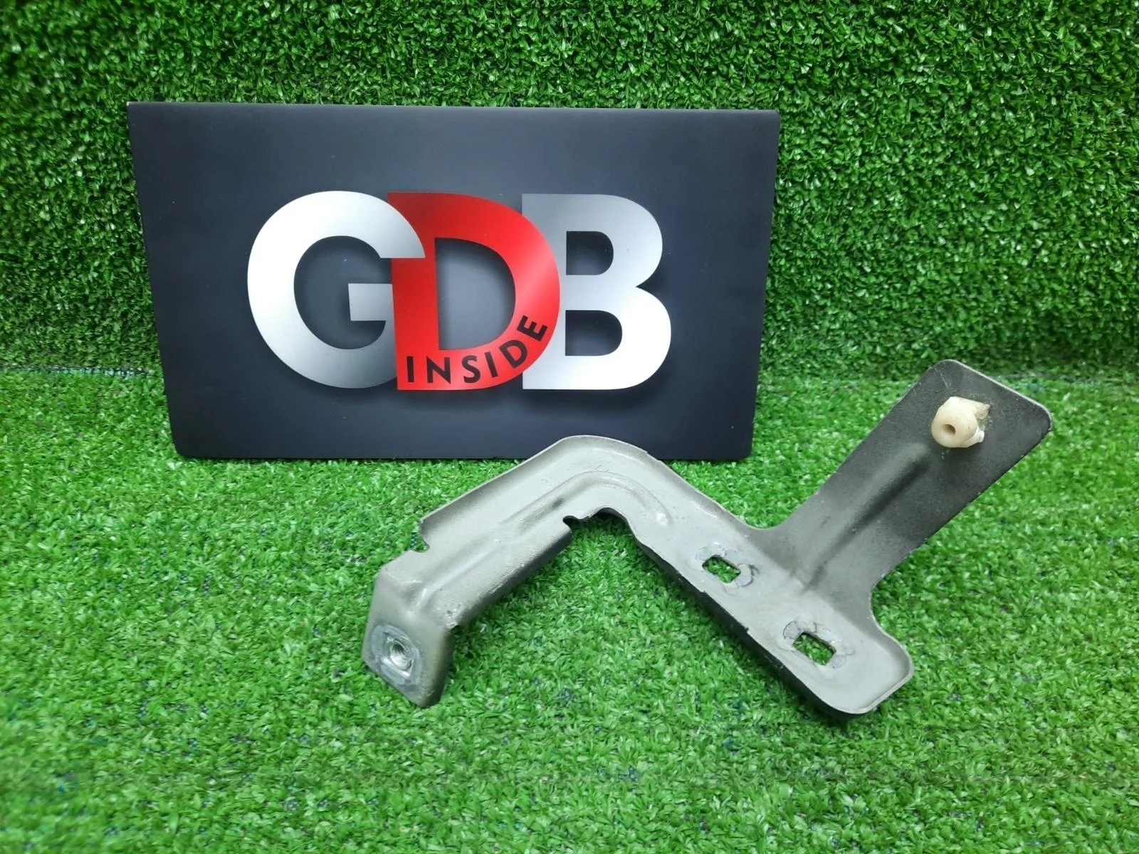 Кронштейн крыла BMW 1 series 17.04.2013 41357284647 F20 N13B16A, передний левый