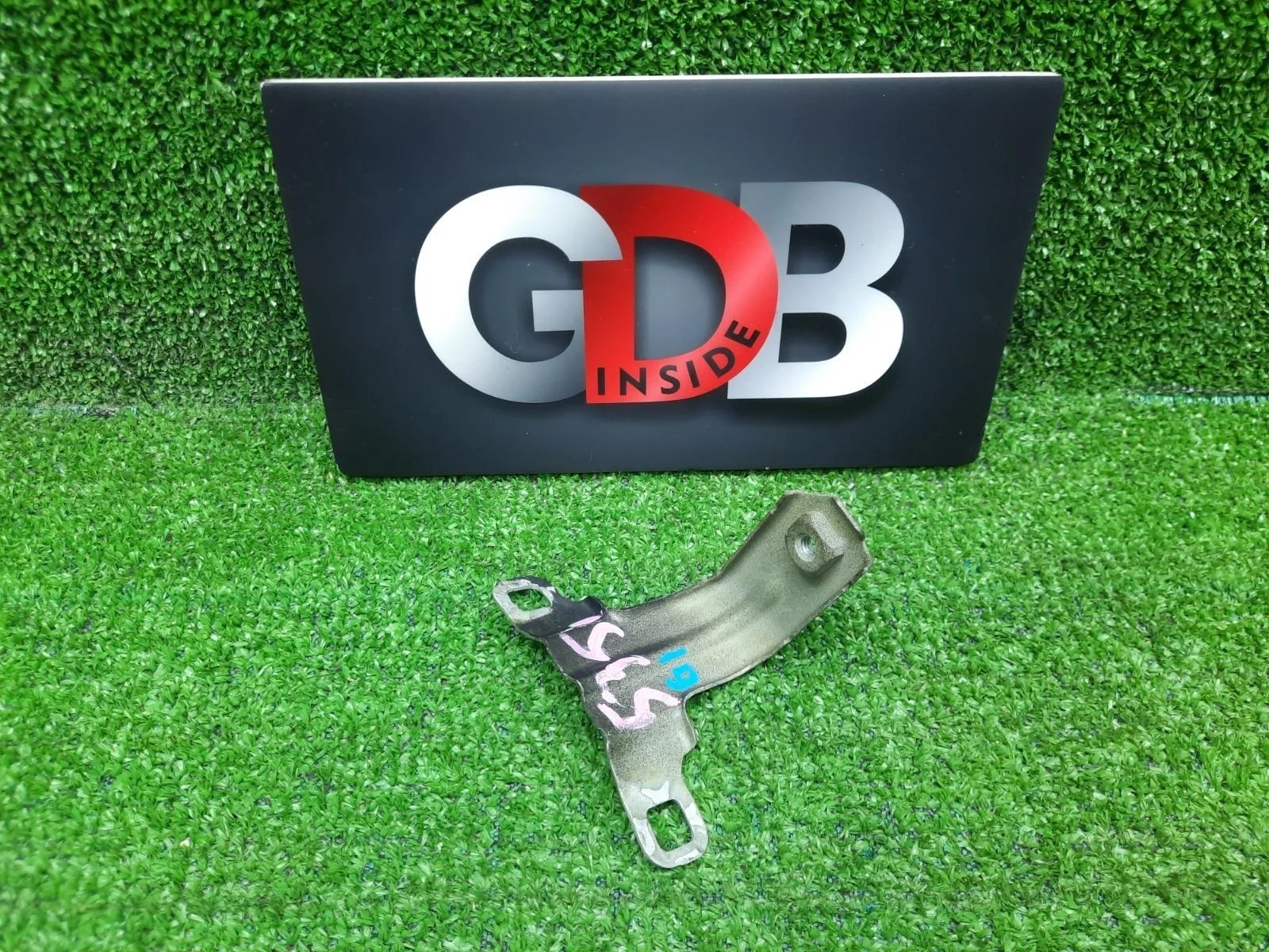 Кронштейн крыла BMW 1 series 17.04.2013 41357284651 F20 N13B16A, передний левый