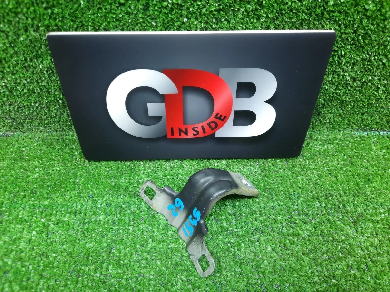 Кронштейн крыла BMW 1 series 17.04.2013 41357284652 F20 N13B16A, передний правый