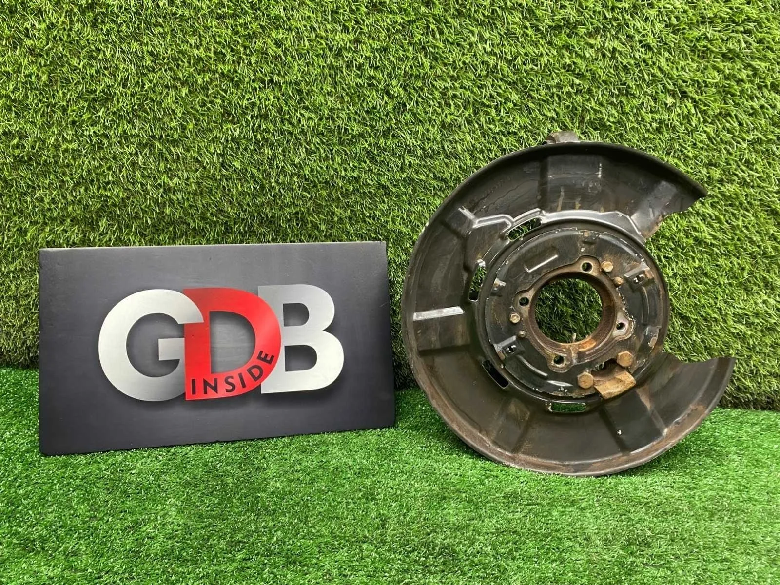 Кулак поворотный BMW X1 23.02.2012 33326788050 E84 N20B20A, задний правый