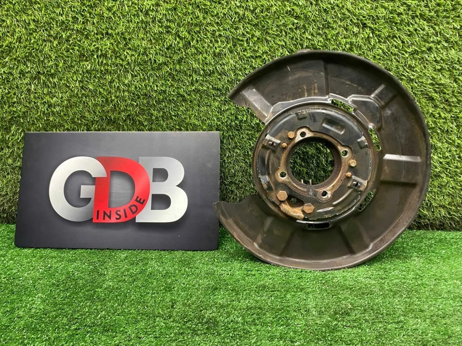 Кулак поворотный BMW X1 23.02.2012 33326788049 E84 N20B20A, задний левый