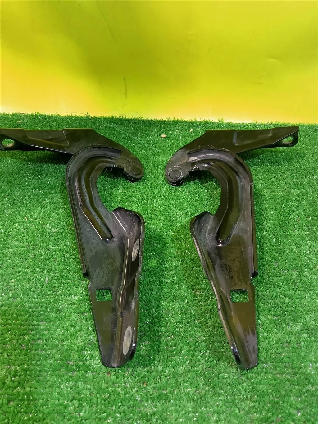 Петли капота  Mitsubishi ASX 2010 MN175241 23320