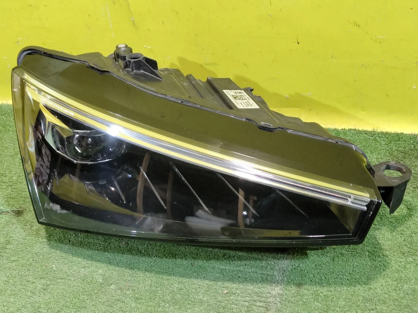 Фара правая LED  Skoda  Rapid 2019 60U941020A 30128