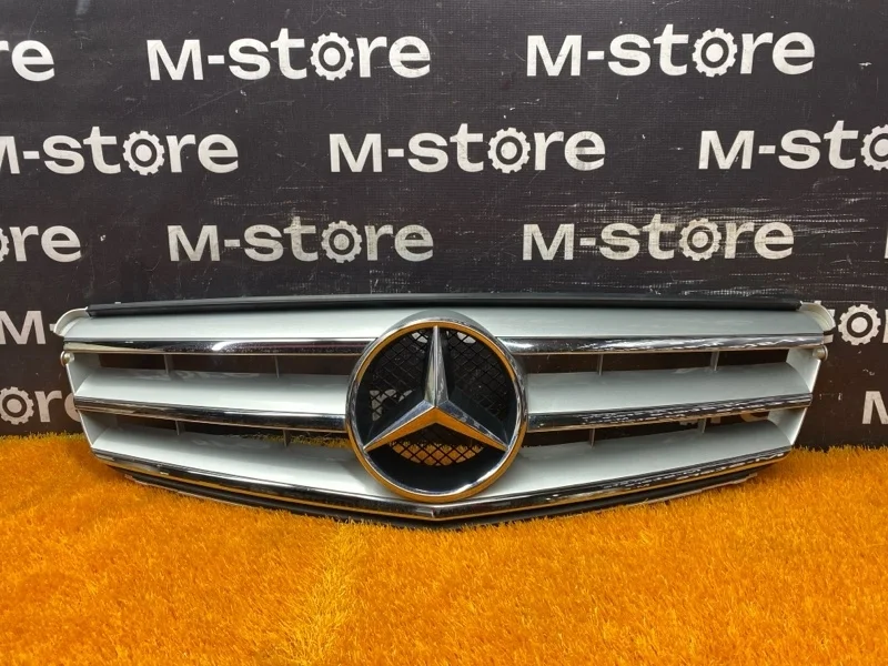 Решетка радиатора Mercedes-Benz C-Class 2010 A2048800023 W204 271.860