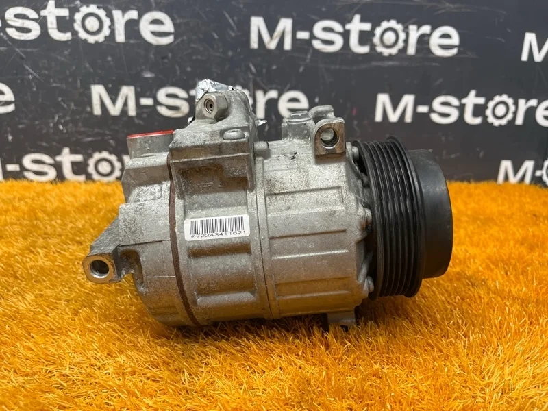 Компрессор кондиционера Mercedes-Benz C-Class 2010 A0022304511 W204 271.860