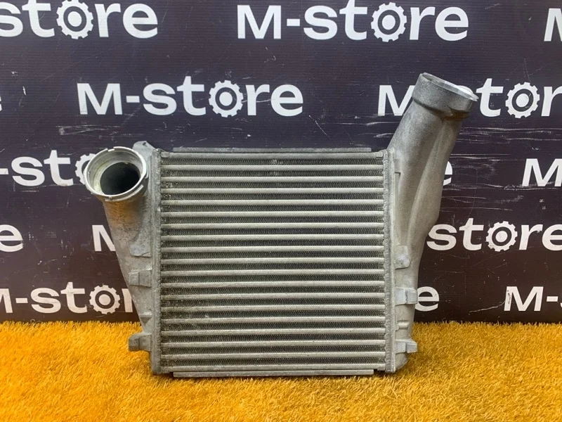 Интеркулер Porsche Cayenne 2008 7L5145804C 957 M4851, правый